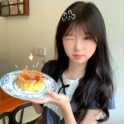 看她轻轻的飞起